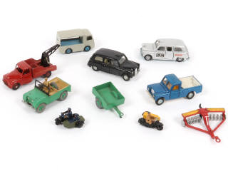 Lot 345 - DINKY TOYS (10)