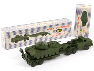 Lot 335 - DINKY TOYS (GB) (2)