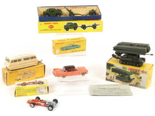 Lot 341 - DINKY TOYS (5)