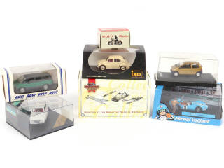 Lot 75 - DIVERS (7)