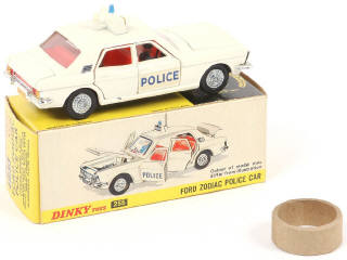 Lot 318 - DINKY TOYS (GB) (1)