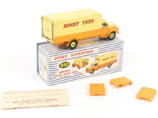 Lot 332 - DINKY TOYS (GB) (1)