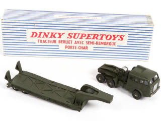 Lot 362 - DINKY TOYS (FRANCE) (4)