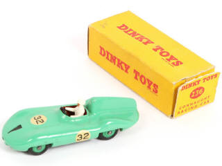 Lot 334 - DINKY TOYS (GB) (3)