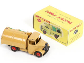 Lot 336 - DINKY TOYS (GB) (4)