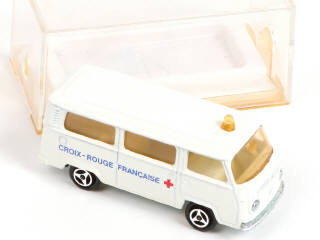 Lot 236 - MAJORETTE (FRANCE) (1)