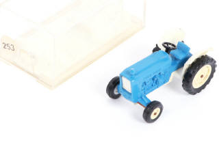 Lot 273 - MAJORETTE (FRANCE) (6)