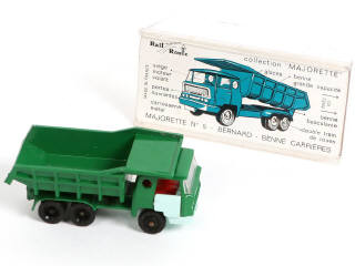 Lot 246 - MAJORETTE (FRANCE) (1)