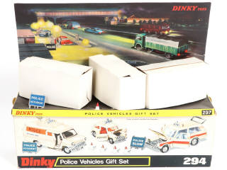 Lot 318 - DINKY TOYS (GB) (1)