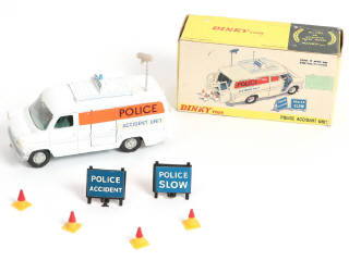 Lot 317 - DINKY TOYS (GB) (1)