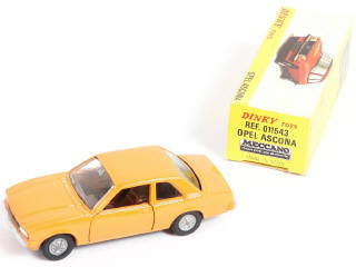 Lot 358 - DINKY TOYS (FRANCE) (2)