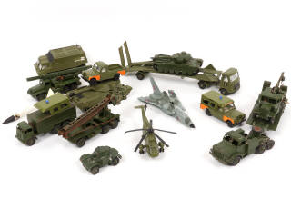 Lot 250 - DINKY TOYS (GB) (14)