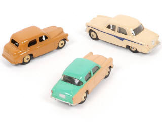 Lot 237 - DINKY TOYS (GB) (3)