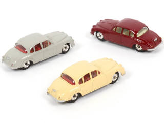 Lot 242 - DINKY TOYS (GB) (3)