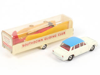 Lot 232 - DINKY TOYS (GB) (3)