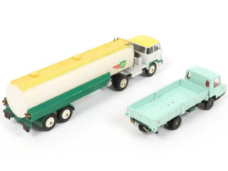Lot 286 - DINKY TOYS (FRANCE) (2)