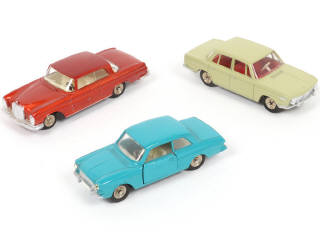 Lot 292 - DINKY TOYS (FRANCE) (3)