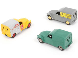 Lot 180 - DIVERS (3)