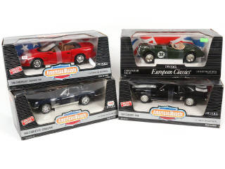 Lot 32 - ERTL (USA) (4)