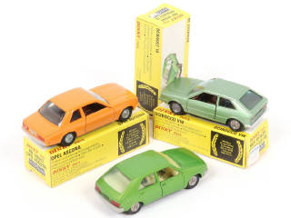 Lot 296 - DINKY TOYS (FRANCE) (3)