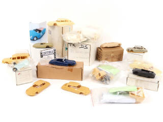 Lot 44 - DIVERS (11)