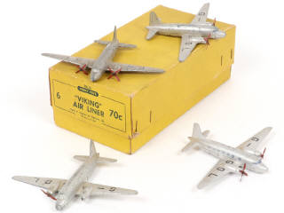 Lot 218 - DINKY TOYS (GB) (5)