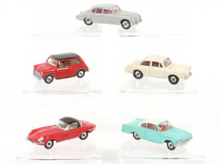 Lot 319 - DINKY TOYS (GB) (5)