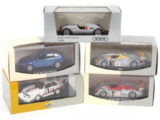 Lot 66 - DIVERS (5)