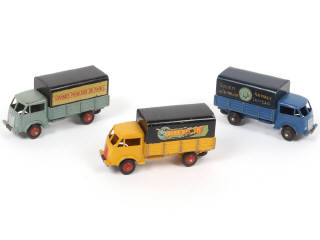 Lot 289 - DINKY TOYS (FRANCE) (3)
