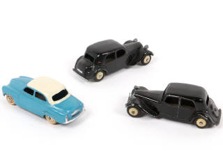 Lot 287 - DINKY TOYS (FRANCE) (3)