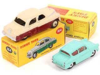 Lot 253 - DINKY TOYS (GB) (2)