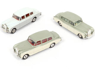 Lot 261 - DINKY TOYS (GB) (3)