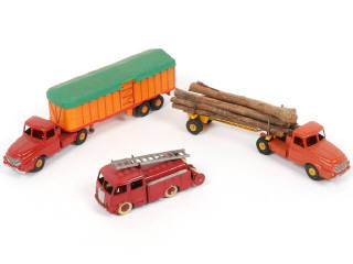 Lot 308 - DINKY TOYS (FRANCE) (3)