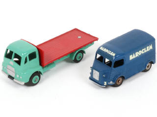 Lot 272 - DINKY TOYS (2)