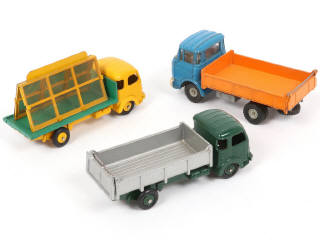 Lot 307 - DINKY TOYS (FRANCE) (3)