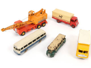 Lot 273 - DINKY TOYS (5)