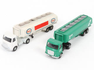 Lot 258 - DINKY TOYS (GB) (2)