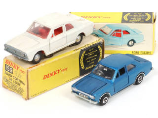 Lot 242 - DINKY TOYS (GB) (2)