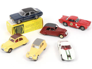 Lot 75 - DIVERS (6)