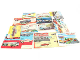 Lot 221 - DINKY TOYS (FRANCE) (13)