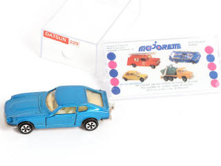 Lot 240 - MAJORETTE (FRANCE) (4)