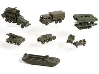 Lot 382 - DINKY TOYS (FRANCE) (8)