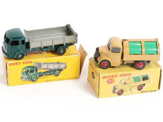 Lot 320 - DINKY TOYS (2)