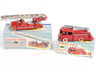 Lot 377 - DINKY TOYS (FRANCE) (2)
