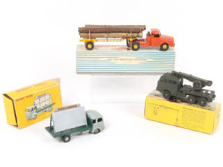 Lot 315 - DINKY TOYS (FRANCE) (3)
