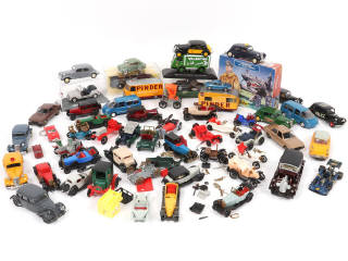 Lot 179 - DIVERS (50)