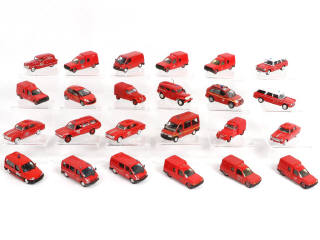 Lot 143 - DIVERS (24)