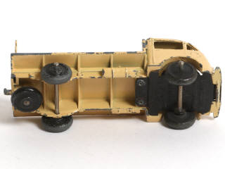 Lot 267 - DINKY TOYS (FRANCE) (1)