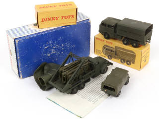 Lot 301 - DINKY TOYS (FRANCE) (3)