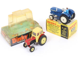 Lot 229 - DINKY TOYS (GB) (2)
